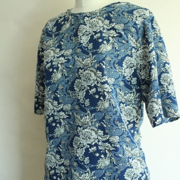 Vintage 1990s Skirt and Blouse Set, Norton McNaughton Blue And White Floral - Picture 5 of 10